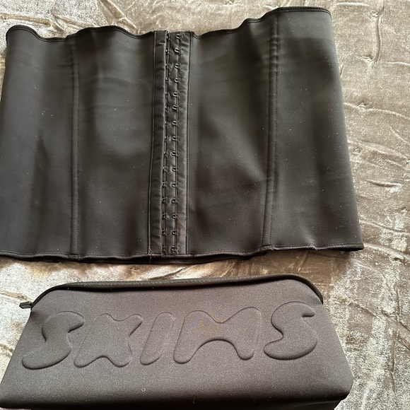 Skims Waist Trainer Size 4X - Picture 1 of 5